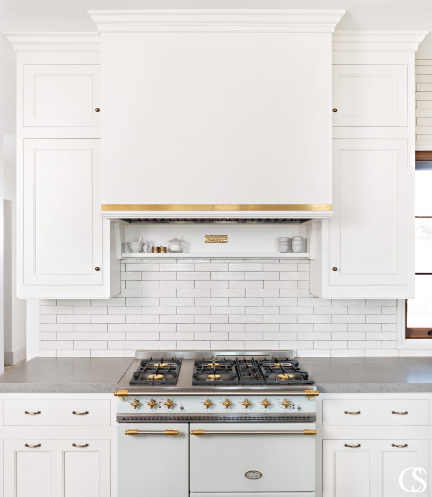 Adding a custom range hood ensures that the entirety of your kitchen is perfectly tied together. Custom kitchen cabinets don't end with drawers and cupboards!