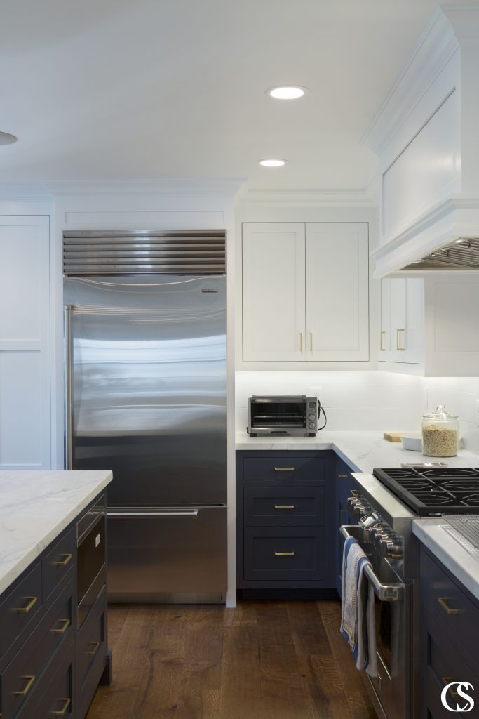 Nothing says unique custom kitchen cabinets like a beautiful deep shade of navy!