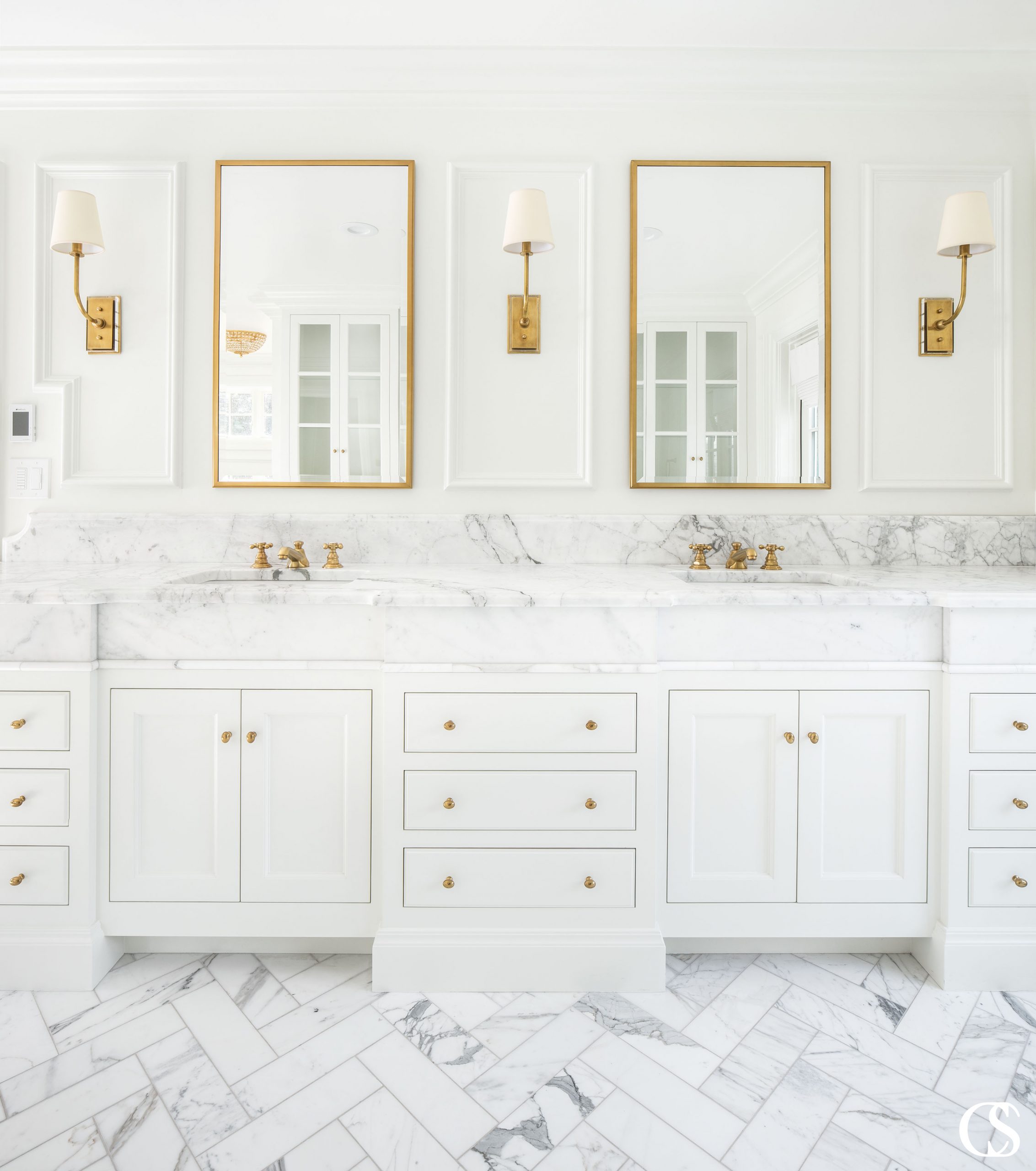 The Benefits of a Double Vanity in Your Bathroom