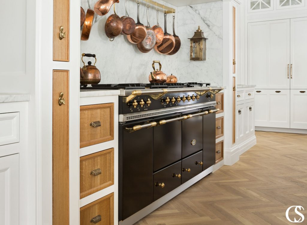 What makes the best custom kitchen cabinetry design? Is it material? Color? Hardware? We know it's a combination of all those things combined in the overall thoughtful design that will create usable workspace, storage, as well as beauty in your kitchen.