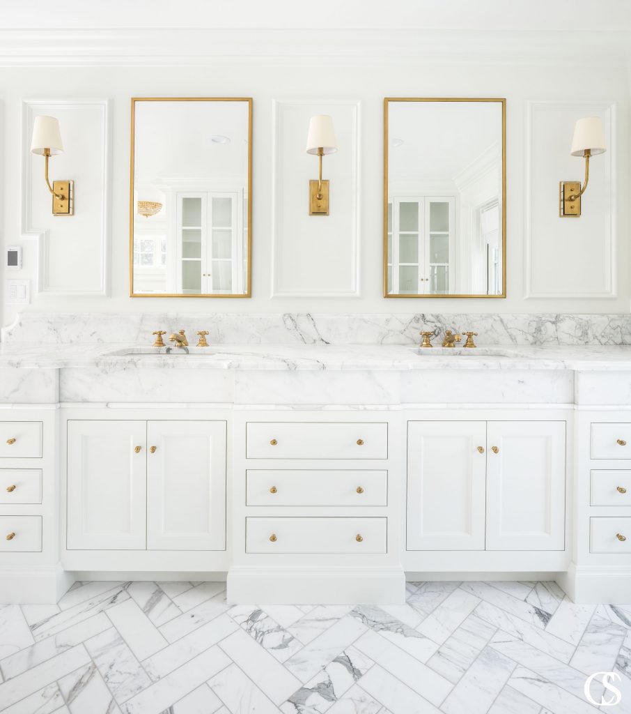 An exceptional vanity design requires careful planning and attention to detail. There are plenty of decisions to be made, from the layout and style to the types of sinks and countertops. This six-step process gives you a game plan to follow as you’re designing your new modern bathroom cabinets.
