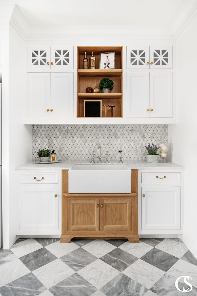 Every one of the symmetrical, angular patterns in this unique design idea for the cabinets makes it perfectly unique and worth standing over the sink for.unique design ideas for cabinets