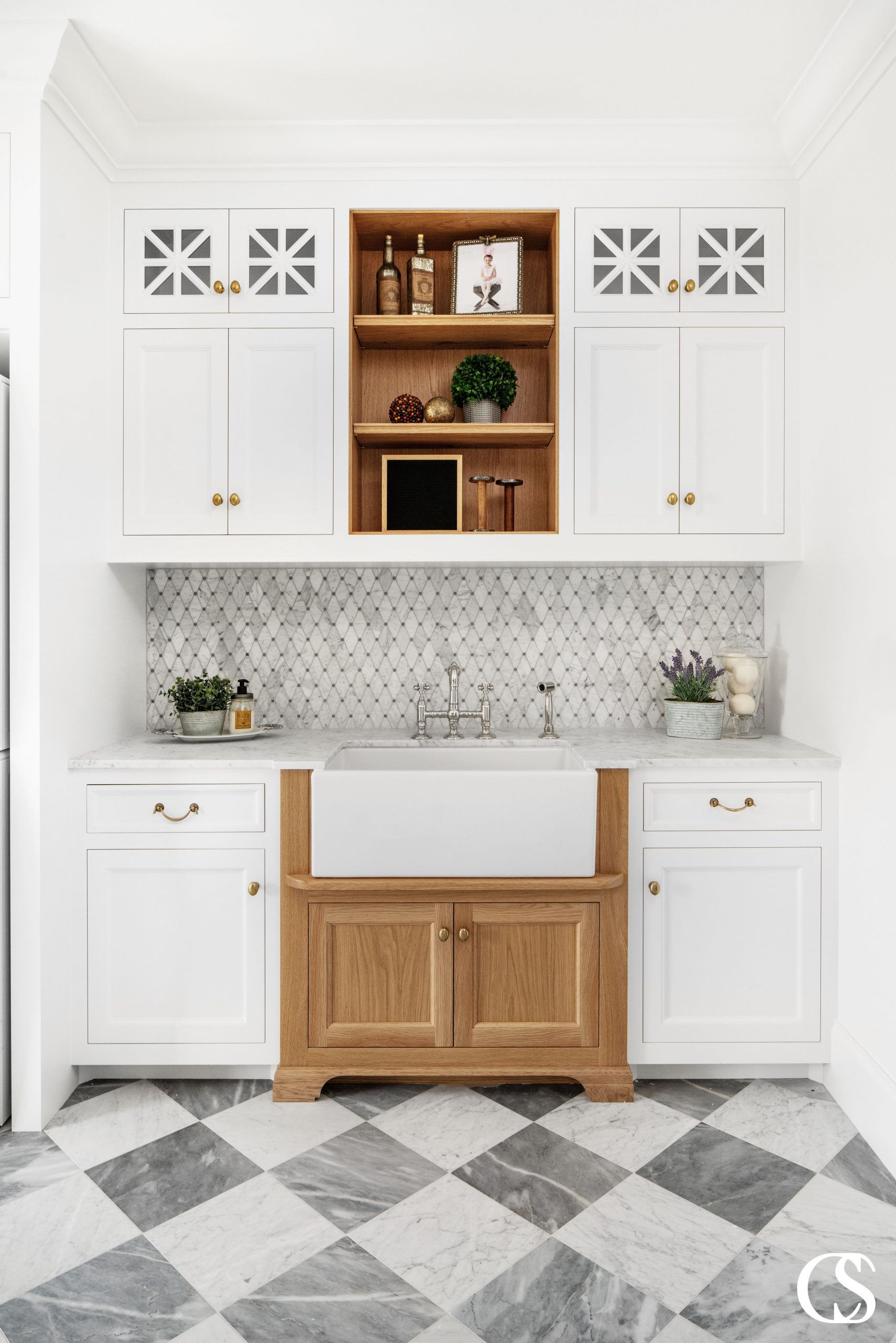Every one of the symmetrical, angular patterns in this unique design idea for the cabinets makes it perfectly unique and worth standing over the sink for.unique design ideas for cabinets